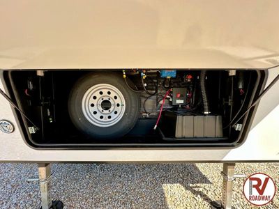 2025 Cougar Half-Ton 29RLI - Photo 8