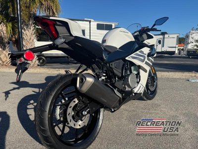 2026 CFMOTO SPORTBIKE 300SS - Photo 3