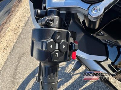 2026 CFMOTO SPORTBIKE 300SS - Photo 6