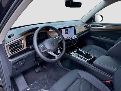2026 Volkswagen Atlas — photo 9 view