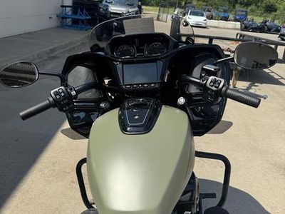 2025 Indian Motorcycle Challenger Dark Horse 112 Black Smoke - Photo 6