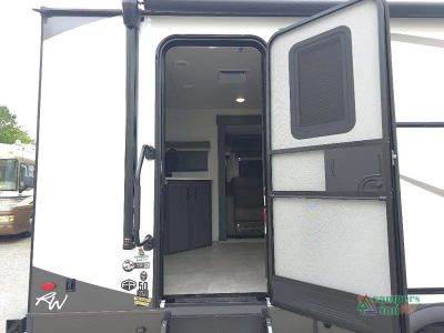 2025 Forest River RV Rockwood Ultra Lite — photo 19 view