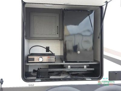 2025 Forest River RV Rockwood Ultra Lite — photo 9 view
