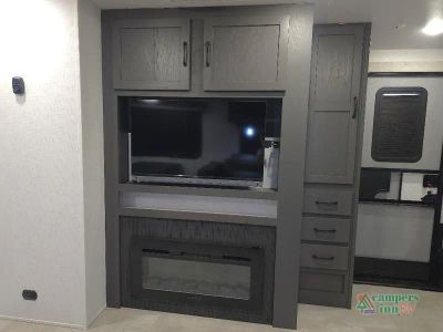 2025 Forest River RV Rockwood Ultra Lite — photo 49 view