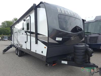 2025 Forest River RV Rockwood Ultra Lite — front three-quarter view
