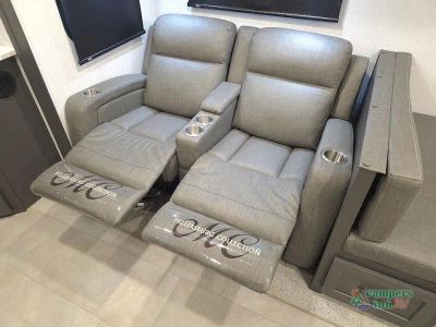 2025 Forest River RV Rockwood Ultra Lite — photo 40 view