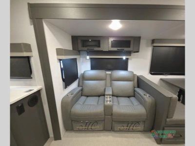 2025 Forest River RV Rockwood Ultra Lite — photo 38 view