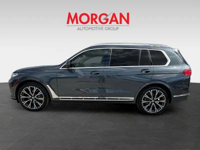 2020 BMW X7 — engine compartment view