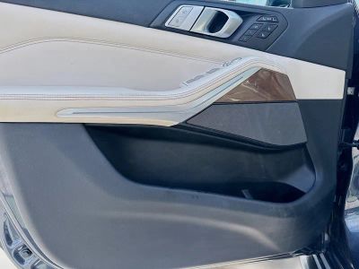 2020 BMW X7 — photo 24 view