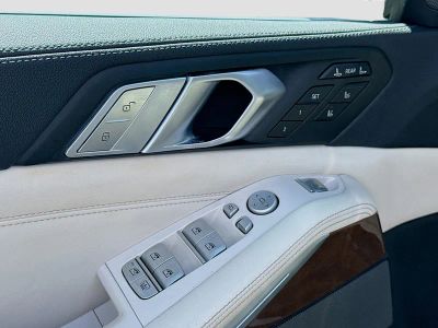 2020 BMW X7 — photo 25 view