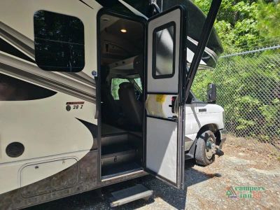 2023 Entegra Coach Odyssey — photo 7 view