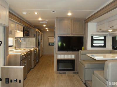 2026 Thor Motor Coach Pasadena SV - Photo 5