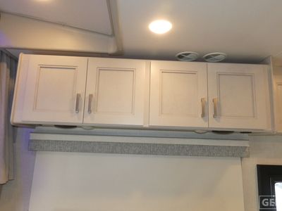 2026 Thor Motor Coach Pasadena SV - Photo 15