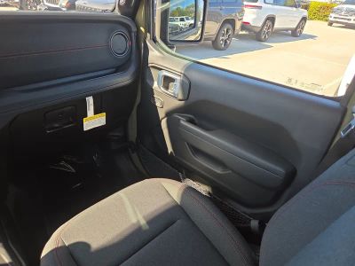 2026 Jeep Gladiator — photo 19 view