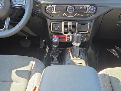 2026 Jeep Gladiator — photo 21 view