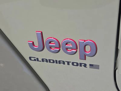 2026 Jeep Gladiator — photo 14 view