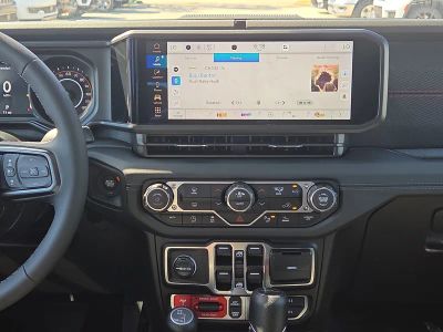 2026 Jeep Gladiator — photo 20 view