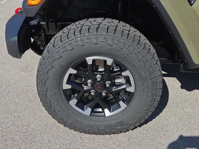 2026 Jeep Gladiator — photo 11 view