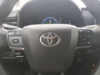 2025 Toyota Camry — photo 12 view