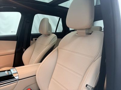 2026 Mercedes-Benz GLC — photo 13 view