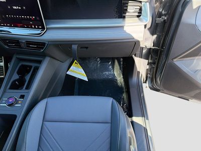 2026 Volkswagen Tiguan — photo 17 view