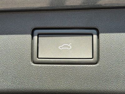 2026 Volkswagen Tiguan — photo 12 view