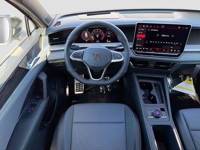 2026 Volkswagen Tiguan — photo 16 view