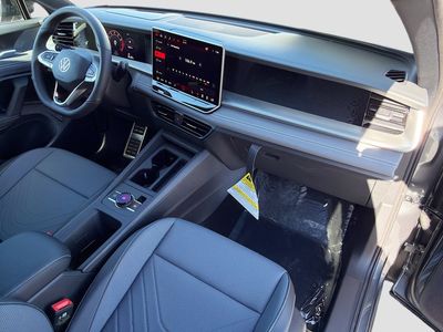 2026 Volkswagen Tiguan — photo 13 view