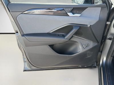 2026 Volkswagen Tiguan — photo 21 view