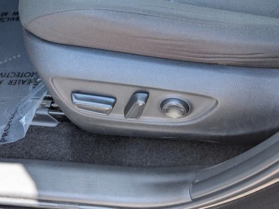 2024 Toyota RAV4 - Photo 21