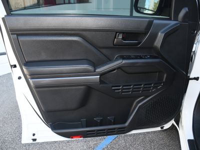 2024 Toyota Tacoma - Photo 8