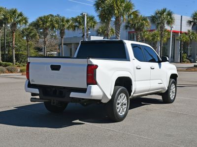 2024 Toyota Tacoma - Photo 2