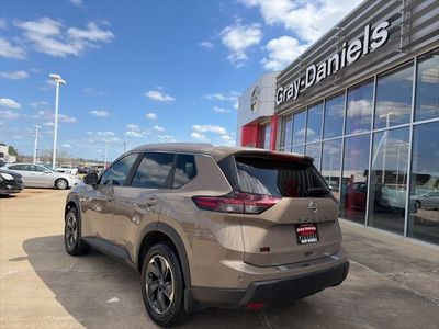 2025 Nissan Rogue - Photo 2