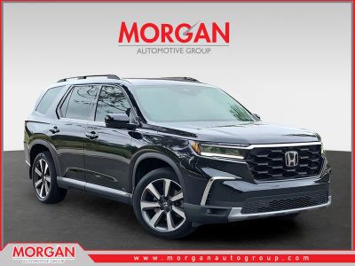 2025 Honda Pilot Elite in Black — front three-quarter view