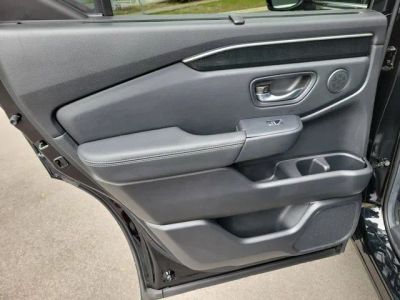 2025 Honda Pilot — photo 16 view