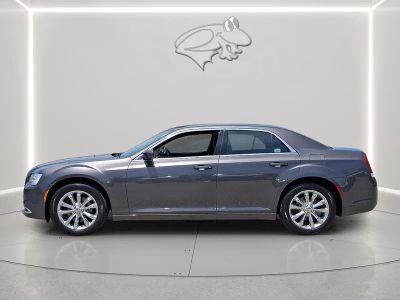 2015 Chrysler 300 — side profile view