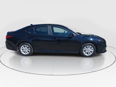 2025 Toyota Camry — photo 8 view