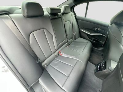 2024 BMW 3 Series — photo 28 view