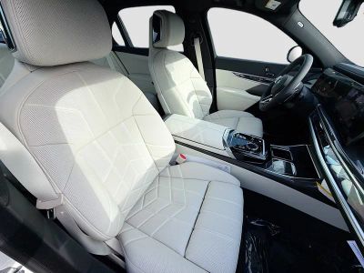 2026 BMW 7 Series — photo 15 view