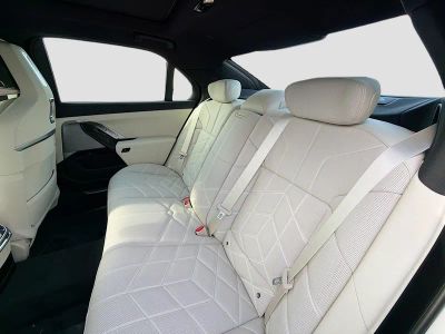 2026 BMW 7 Series — photo 21 view