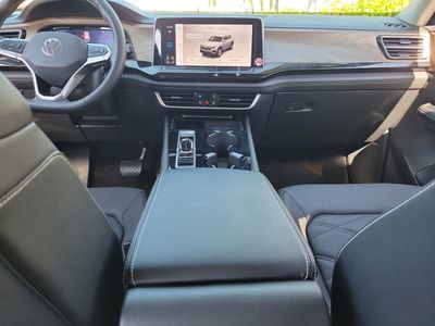 2026 Volkswagen Atlas — photo 14 view