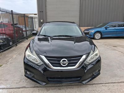2018 Nissan Altima - Photo 2