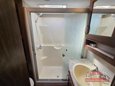 2017 Montana High Country 310RE — photo 26 view
