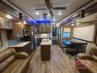 2017 Montana High Country 310RE — photo 20 view