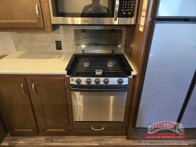 2017 Montana High Country 310RE — photo 9 view