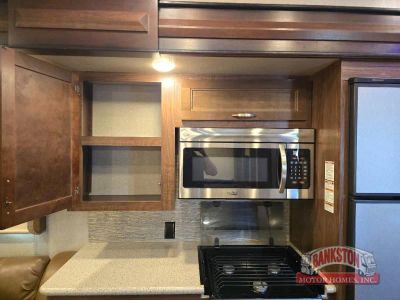 2017 Montana High Country 310RE — photo 10 view