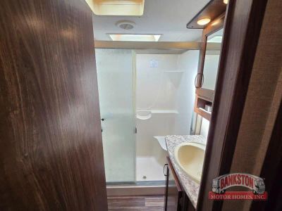 2017 Montana High Country 310RE — photo 23 view