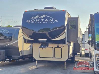2017 Montana High Country 310RE — detail view