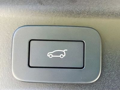 2026 Jaguar F-PACE — photo 13 view