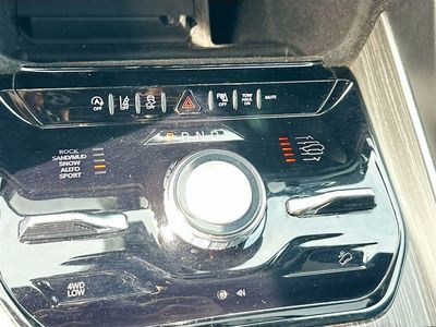 2023 Jeep Wagoneer L - Photo 17